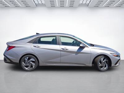 Hyundai Elantra 2026 4