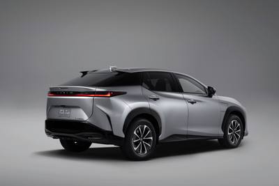 Lexus RZ 2026 4