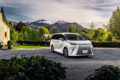 Lexus LM 2026 4
