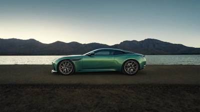 Aston Martin DB12 2026 4