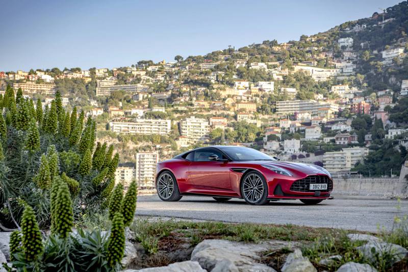 Aston Martin DB12 2026